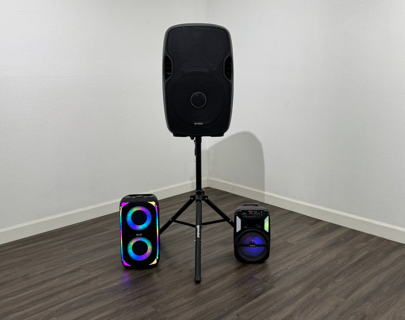 Speakers (Close up)